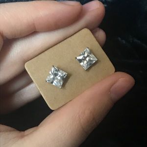 Screw on square medium stud earrings